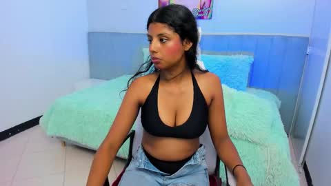 naugthy_brunette_ online show from 11-27-25, 06:43