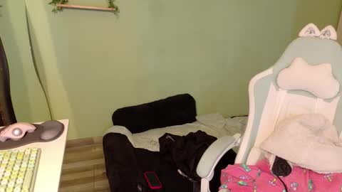 Snapshot of naugthy_muse chatting on 01-12-26, 08:19 sabrina online show from 01-12-26, 08:19