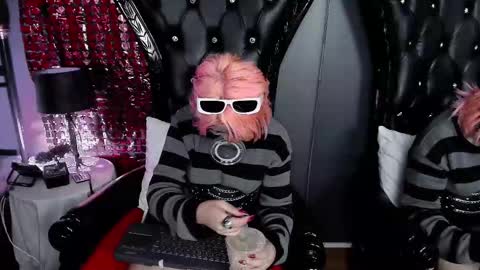 Navier  online show from 01-11-26, 02:22