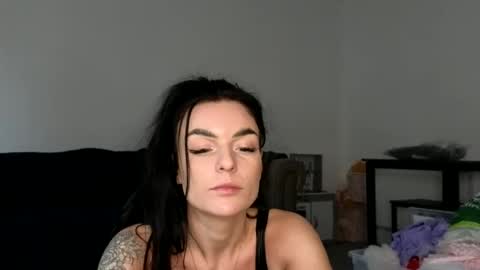 Snapshot of navyrayne chatting on 01-20-25, 01:53 Navyrein online show from 01-20-25, 01:53