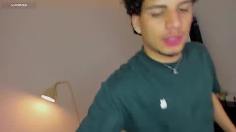 Snapshot of naxttan chatting on 09-28-25, 01:22 Natan online show from 09-28-25, 01:22