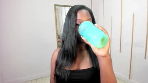 Nayaris 3 online show from 10-18-25, 04:19