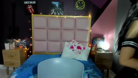 Snapshot of nebuvillalba chatting on 12-23-24, 08:03 Nebu latina online show from 12-23-24, 08:03
