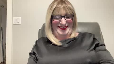 OralFemmeBoy online show from 12-15-24, 12:07