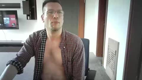 Sebastian online show from 03-01-25, 03:16