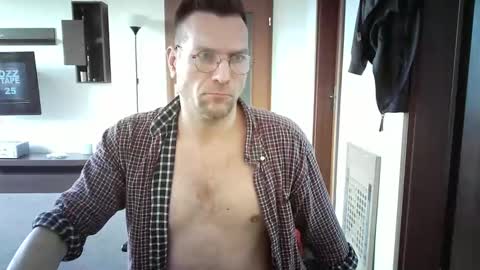 Sebastian online show from 03-05-25, 08:21