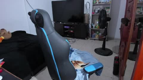Snapshot of neeko_lol_ chatting on 05-02-26, 11:21 Geek Nicole im Neeko UwU online show from 05-02-26, 11:21
