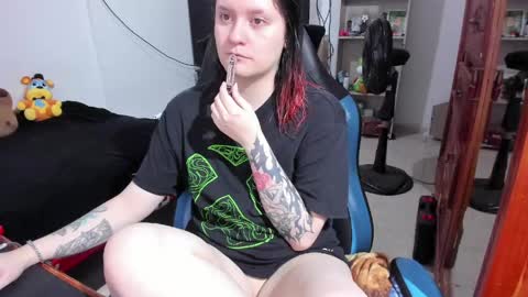 Snapshot of neeko_lol_ chatting on 05-03-26, 11:55 Geek Nicole im Neeko UwU online show from 05-03-26, 11:55