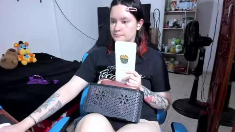Snapshot of neeko_lol_ chatting on 05-24-26, 10:04 Geek Nicole im Neeko UwU online show from 05-24-26, 10:04