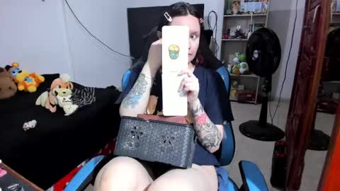 Snapshot of neeko_lol_ chatting on 05-27-26, 11:02 Geek Nicole im Neeko UwU online show from 05-27-26, 11:02