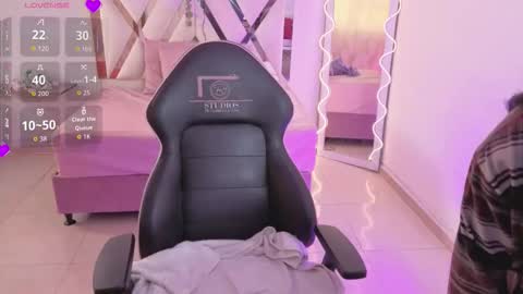 Snapshot of neftis_tay chatting on 02-21-26, 07:04 NEFTIS online show from 02-21-26, 07:04