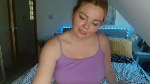 Snapshot of neighbournicole chatting on 06-25-26, 06:56 Birthday online show from 06-25-26, 06:56
