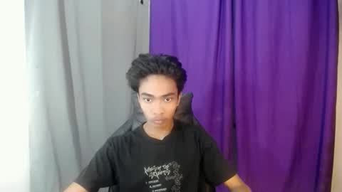 Snapshot of neil_asian69 chatting on 03-25-26, 10:43 neil_asian69 online show from 03-25-26, 10:43
