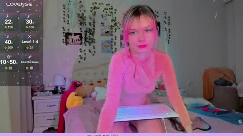 neko_kitsune online show from 12-17-24, 12:33