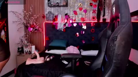 Snapshot of nekomisaki chatting on 02-27-25, 12:13 Miah online show from 02-27-25, 12:13