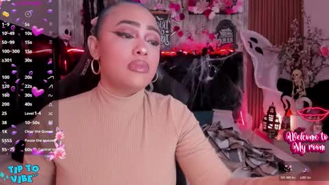 Snapshot of nekomisaki chatting on 10-21-25, 11:55 Miah online show from 10-21-25, 11:55