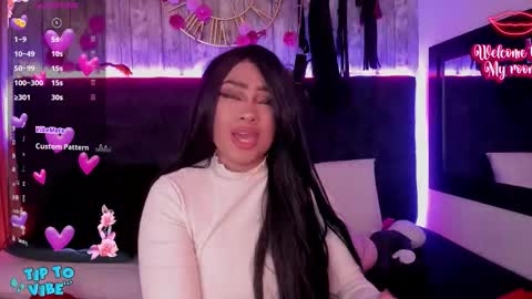 Snapshot of nekomisaki chatting on 11-24-25, 11:43 Miah online show from 11-24-25, 11:43