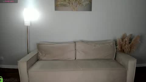 Snapshot of nelie_evans chatting on 06-12-26, 05:23 nelie_evans online show from 06-12-26, 05:23