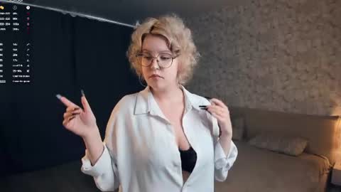 Snapshot of nelly_gloss chatting on 06-13-26, 07:50 nelly_gloss online show from 06-13-26, 07:50