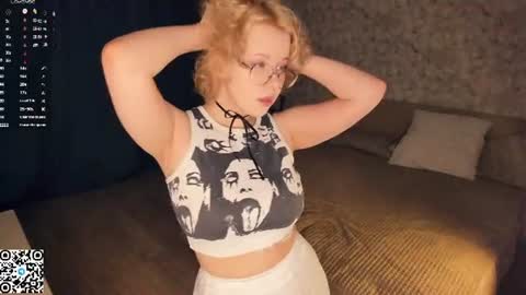 Snapshot of nelly_gloss chatting on 06-21-26, 07:44 nelly_gloss online show from 06-21-26, 07:44