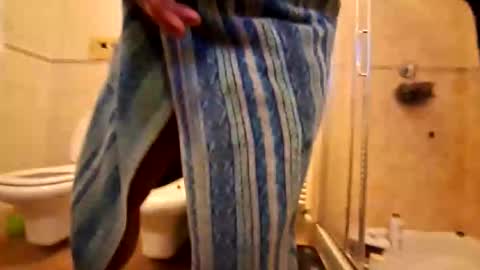 Snapshot of nembo1974 chatting on 10-20-25, 06:41 boo online show from 10-20-25, 06:41