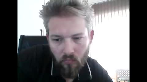 Snapshot of nemooke89 chatting on 10-08-25, 08:12 Nemo online show from 10-08-25, 08:12