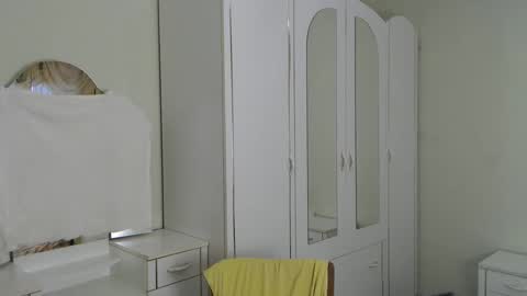 Snapshot of nenvol1 chatting on 03-02-25, 06:59 better ask online show from 03-02-25, 06:59