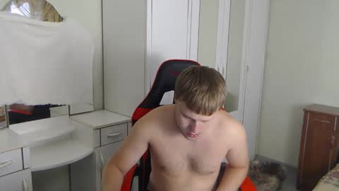 Snapshot of nenvol1 chatting on 09-28-25, 10:20 better ask online show from 09-28-25, 10:20