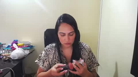 kelly lopez online show from 12-26-24, 01:54