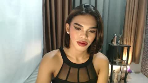 neomi online show from 03-18-26, 04:21