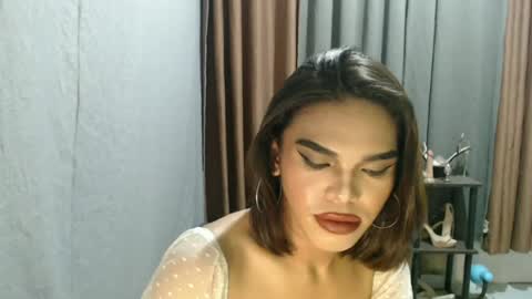 neomi online show from 05-11-26, 03:40