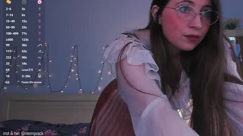 Snapshot of neonquack chatting on 12-08-24, 11:46 Riley online show from 12-08-24, 11:46