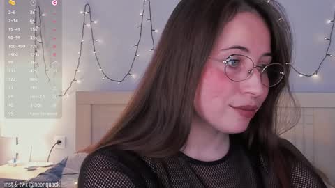 Snapshot of neonquack chatting on 12-29-24, 01:49 Riley online show from 12-29-24, 01:49