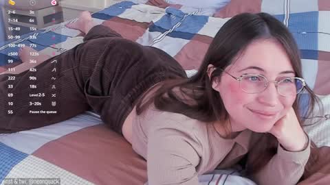 Snapshot of neonquack chatting on 01-02-25, 12:03 Riley online show from 01-02-25, 12:03