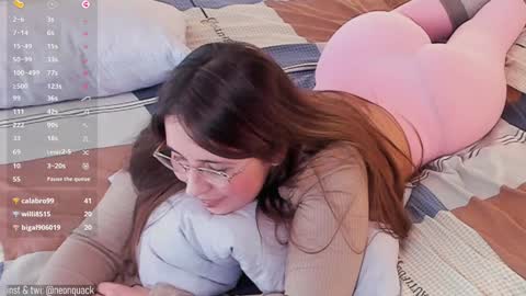 Snapshot of neonquack chatting on 01-30-25, 02:58 Riley online show from 01-30-25, 02:58