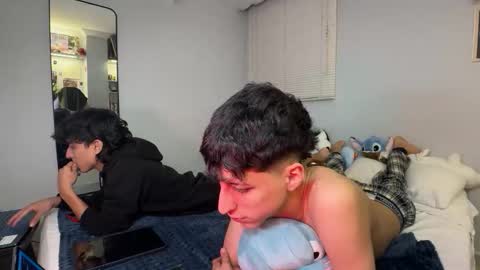 Snapshot of neoplay_ chatting on 01-10-26, 03:52 Neo online show from 01-10-26, 03:52