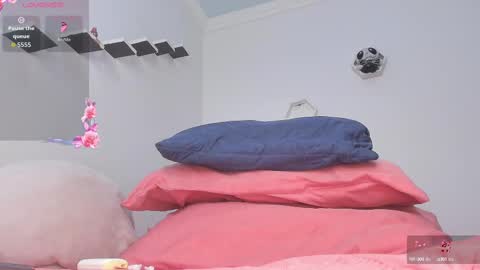 Snapshot of nesferet_sanz chatting on 09-15-25, 07:58 Aleja online show from 09-15-25, 07:58