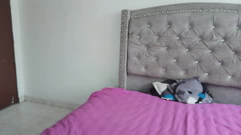 nesuko_kamado online show from 12-02-25, 02:45