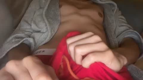 Snapshot of netflixchillin20 chatting on 10-26-25, 09:15 alpha online show from 10-26-25, 09:15