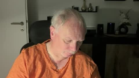 Snapshot of nettermann1968 chatting on 10-19-25, 03:29 nettermann1968 online show from 10-19-25, 03:29