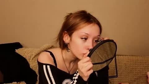 Snapshot of nettiewares chatting on 02-09-26, 09:08 Naomi online show from 02-09-26, 09:08