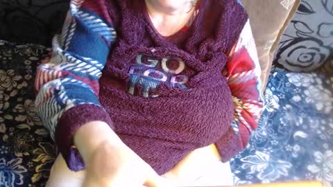 Snapshot of new_milf chatting on 12-19-25, 12:01 Lilly online show from 12-19-25, 12:01