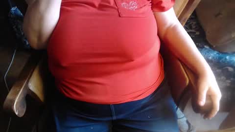 Snapshot of new_milf chatting on 12-21-25, 12:56 Lilly online show from 12-21-25, 12:56