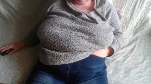 Snapshot of new_milf chatting on 01-15-26, 07:57 Lilly online show from 01-15-26, 07:57