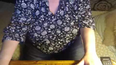 Lilly  online show from 05-25-26, 02:28