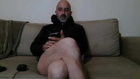 Snapshot of new_simi_74 chatting on 01-01-25, 04:50 simi online show from 01-01-25, 04:50