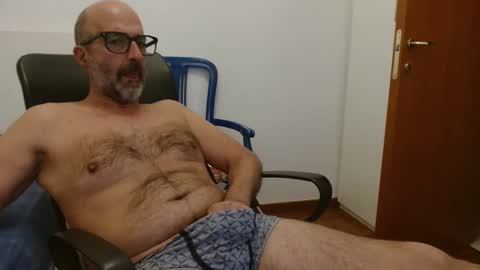 Snapshot of new_simi_74 chatting on 09-29-25, 06:24 simi online show from 09-29-25, 06:24