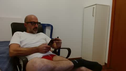 Snapshot of new_simi_74 chatting on 10-08-25, 06:49 simi online show from 10-08-25, 06:49