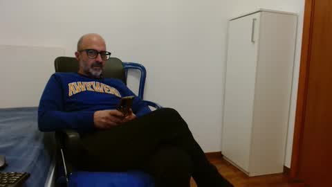 Snapshot of new_simi_74 chatting on 10-12-25, 08:35 simi online show from 10-12-25, 08:35