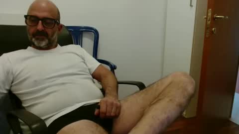 Snapshot of new_simi_74 chatting on 10-18-25, 12:06 simi online show from 10-18-25, 12:06